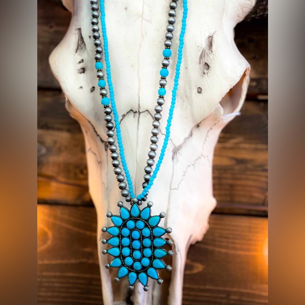 NWT Flower Vintage Inspired Turquoise Necklace